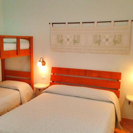 サンタ・マリア・ラ・パルマ Nuraghe Bianco Bed & Breakfast エクステリア 写真