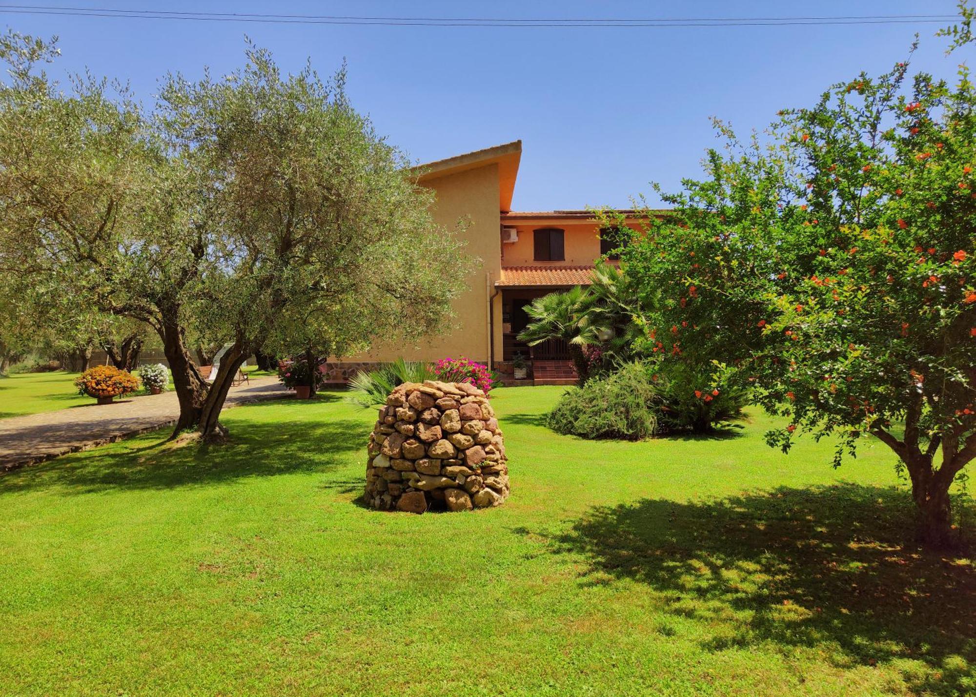 サンタ・マリア・ラ・パルマ Nuraghe Bianco Bed & Breakfast エクステリア 写真