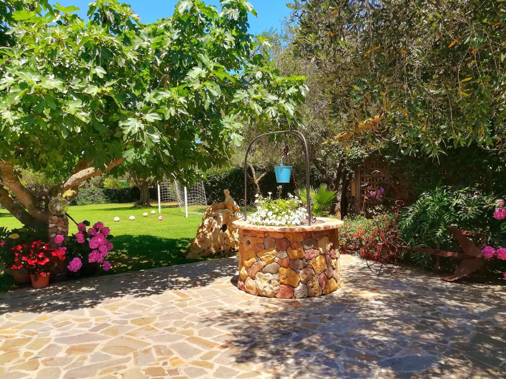 サンタ・マリア・ラ・パルマ Nuraghe Bianco Bed & Breakfast エクステリア 写真